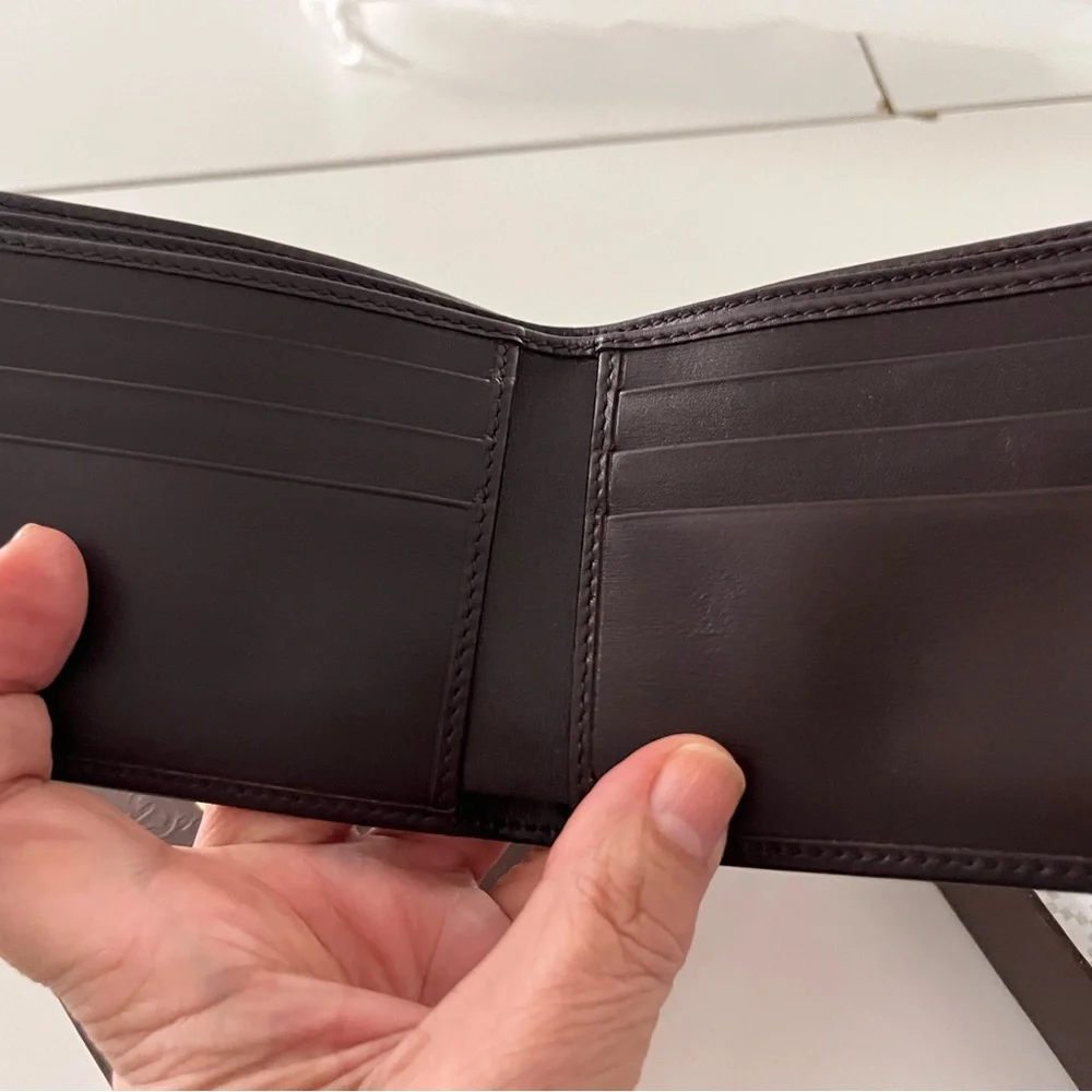 Gucci mens/women wallet NEW in box brown